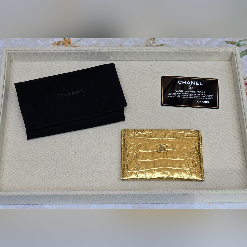 RARE CHANEL Gold Croc-Embossed Card Holder